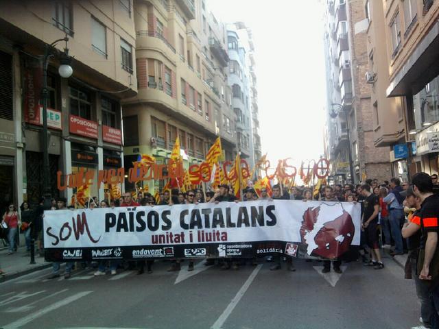 Capçalera de l'essquerra independentista a la manifestació de València