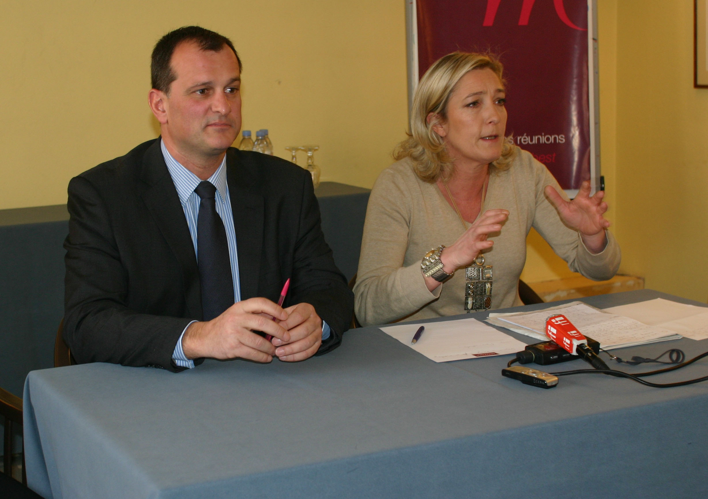 Aillot Maire i marine Le Pen