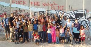 La Brigada Musical Catalana al costat del mur, a Palestina