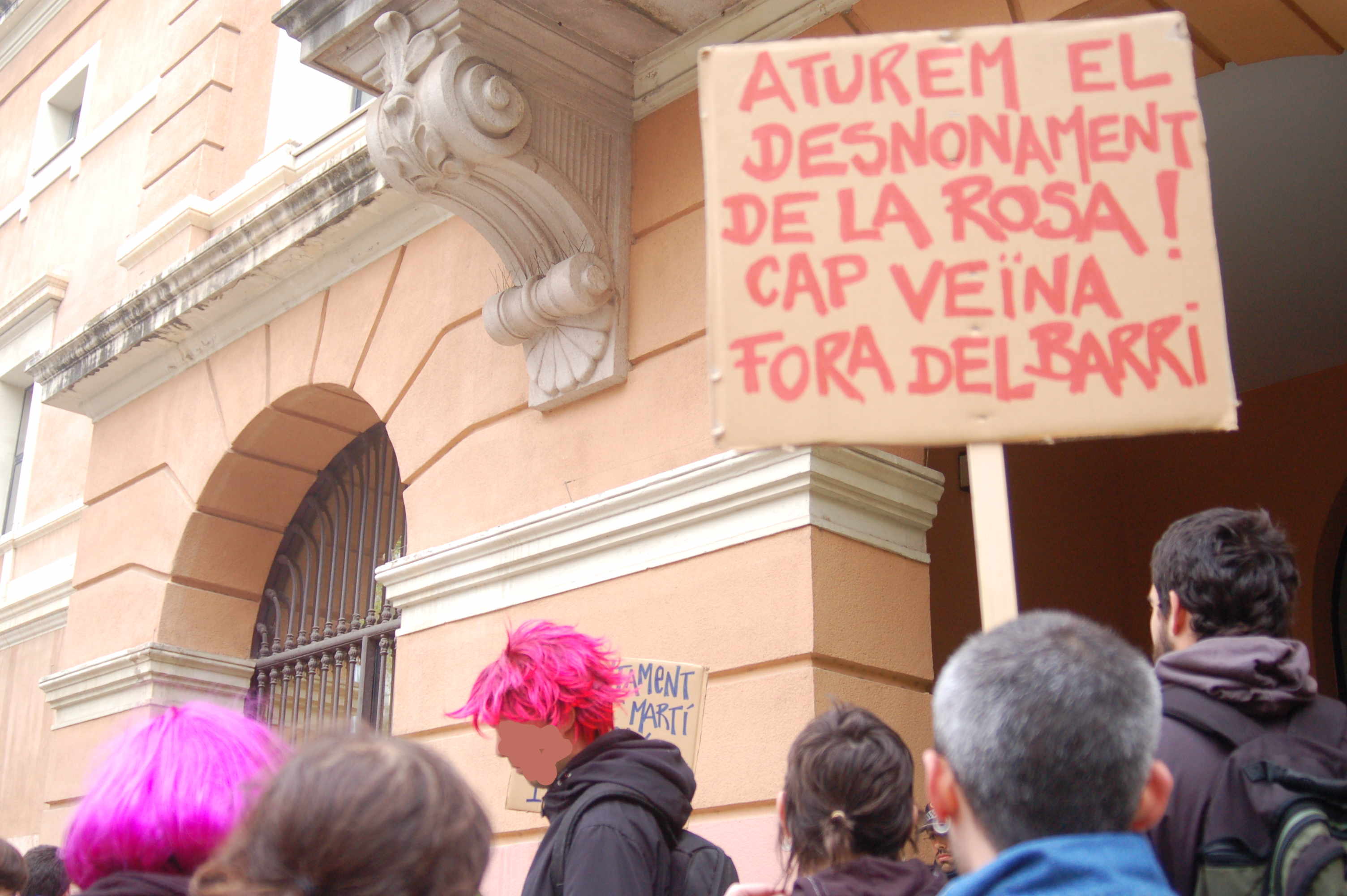 Concentració contra el desnonament. Foto: Grup de Suport a Rosa Telón