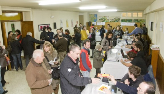 Votants a un col·legi del Ripollès. Foto: elripolles.info