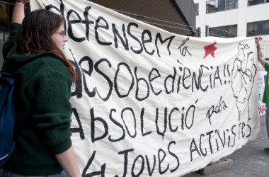 Absolts quatre activistes per l’ocupació d’una ETT a Sabadell