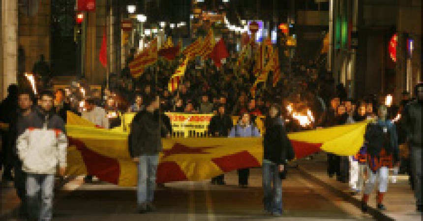 1.200 manifestants reivindiquen la lluita contra el feixisme i els seus hereus a 70 anys de l’entrada de Franco a Barcelona