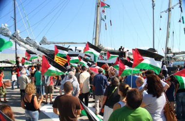 La III Flotilla de la Llibertat navega rumb a Gaza per aigües catalanes
