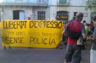 Unes dues-centes persones es concentren a Gràcia contra la repressió policial