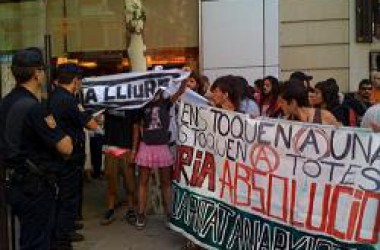 Càrregues i 6 detingudes en la concentració de suport a Núria Pòrtulas a Madrid