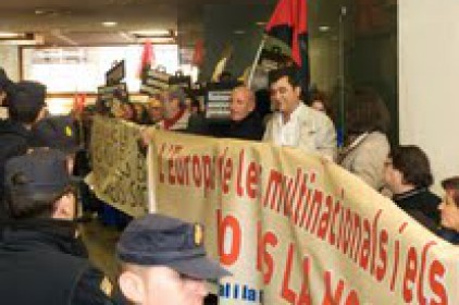 S’ocupen les oficines del SERVEF a València dins la Campanya contra l’Europa del capital i la guerra