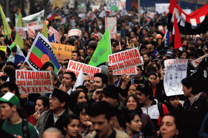 Més de 40.000 persones contra la construcció de preses a la Patagònia