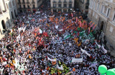 20.000 persones col·lapsen el centre de Barcelona contra les retallades