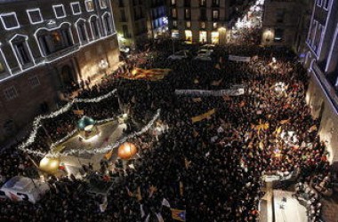 Clam als carrers en defensa del català a l’escola i contra la llei LOMQE