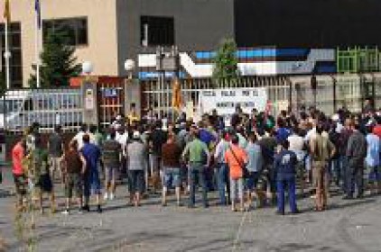 Els treballadors d’Estampaciones Sabadell es planten contra l’ERO que pretén acomiadar 223 empleats