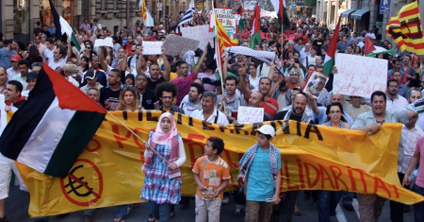 Milers de persones es manifesten a Barcelona contra el criminal atac israelià a la flota d’ajuda a Gaza