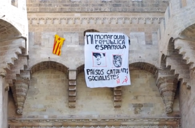 [Vídeo] Pancarta antimonàrquica a les Torres de Serrans de València