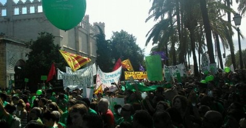 Seguiment massiu de la vaga de docents a les Illes Balears amb actes de suport per tots els Països Catalans.