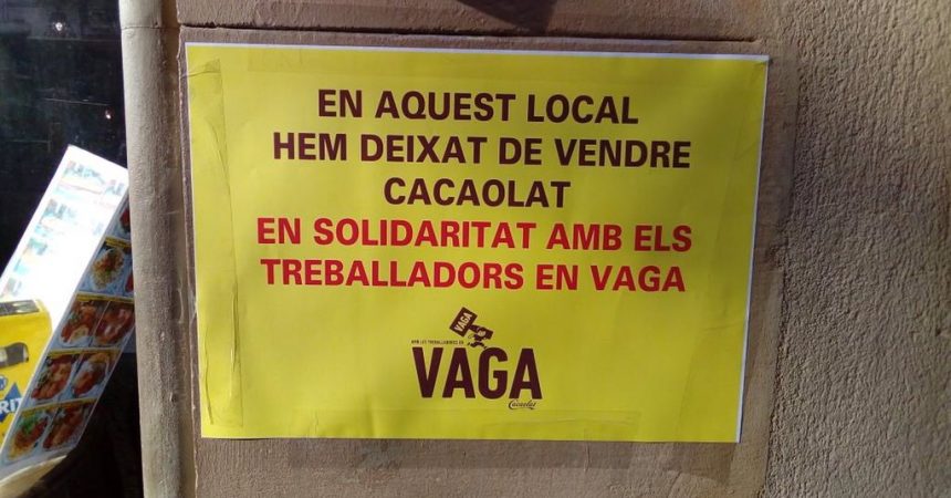 Cada cop més establiments deixen de vendre Cacaolat en solidaritat amb la vaga dels treballadors