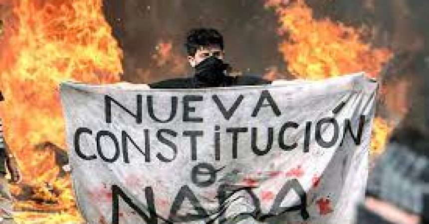 Xile: històrica victòria de l’esquerra i els independents qüestiona el règim sorgit de la dictadura