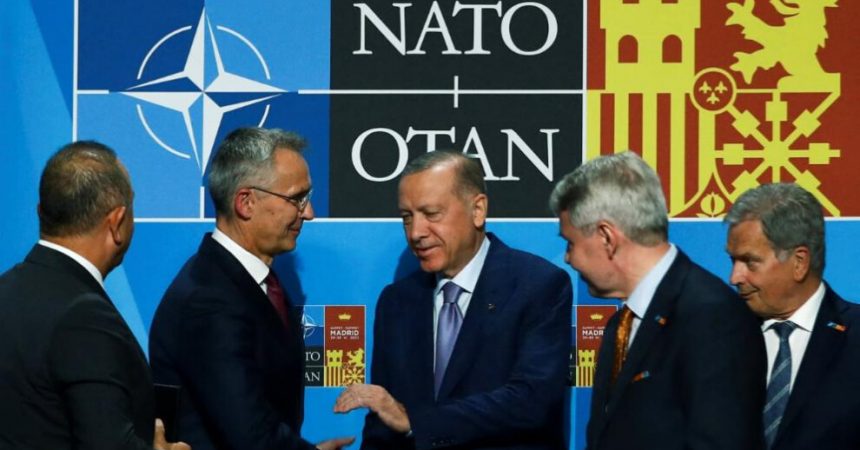 El PKK denuncia: “L’OTAN dóna llum verda al genocidi de Turquia contra els kurds”